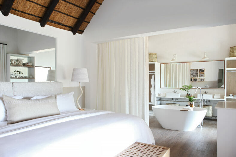Londolozi Varty Camp Chalet Bedroom and Bathroom